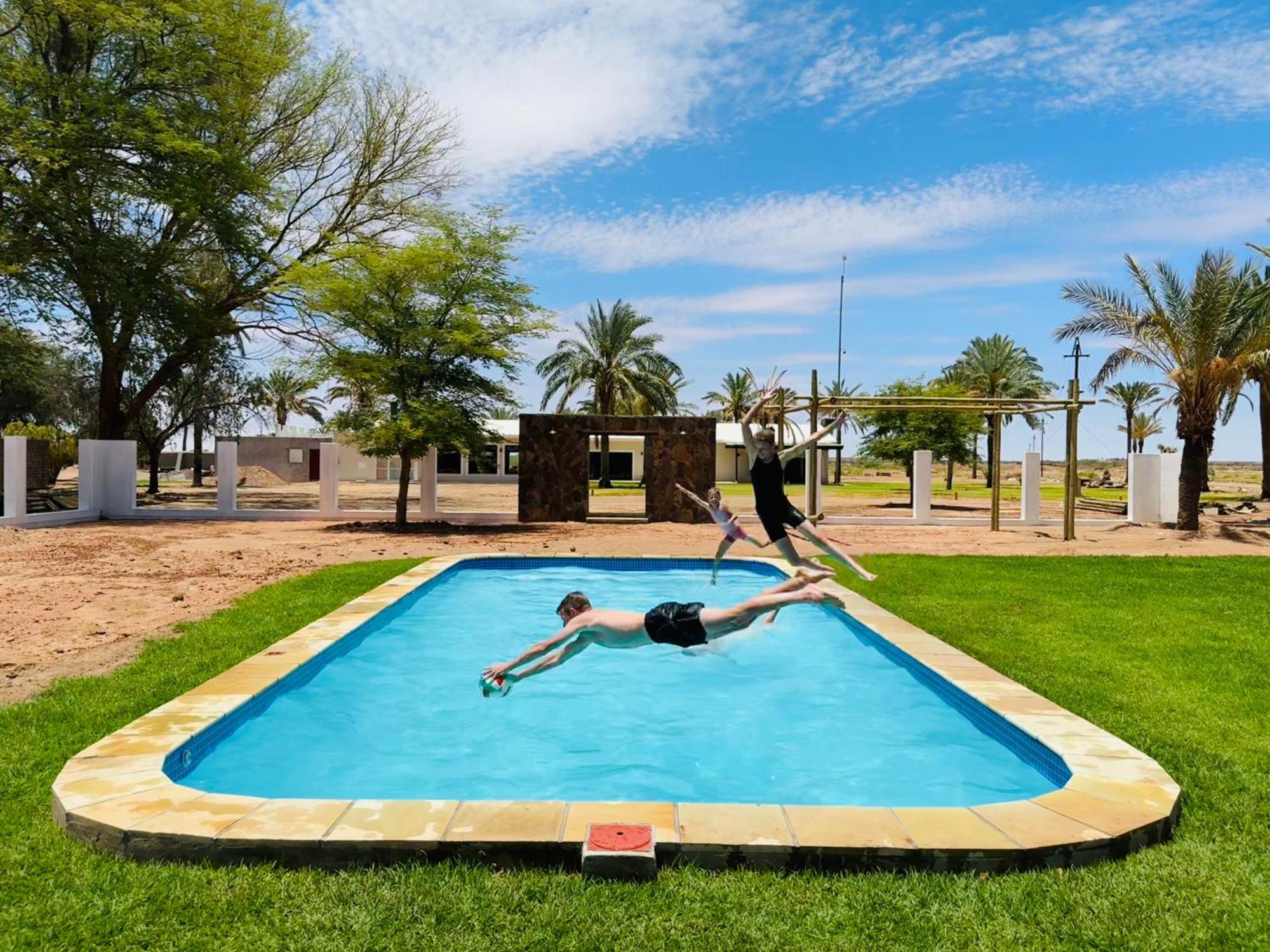 Flying Ostrich Guesthouse & Self-Catering Accommodation Mariental Zewnętrze zdjęcie