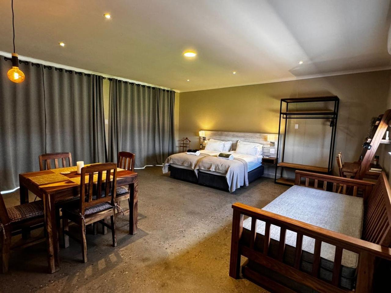Flying Ostrich Guesthouse & Self-Catering Accommodation Mariental Zewnętrze zdjęcie